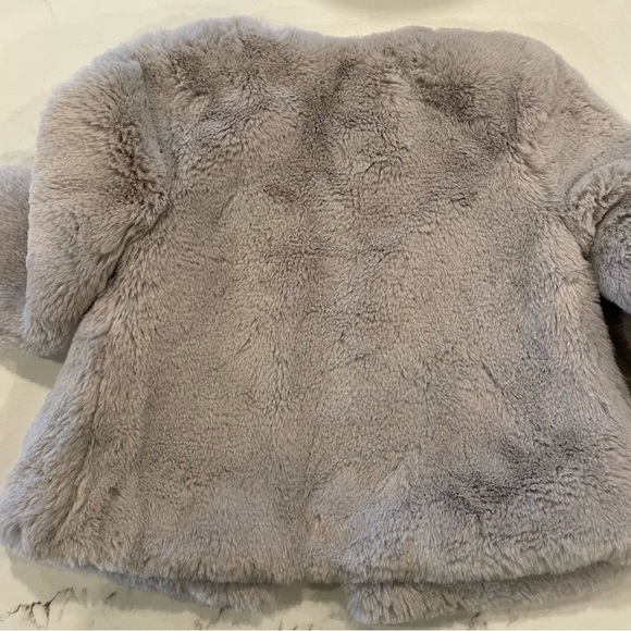 NWT Old navy faux fur baby jacket - Picture 4 of 4